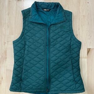 The North Face ThermoBall Teal Quilted Vest Size: Large